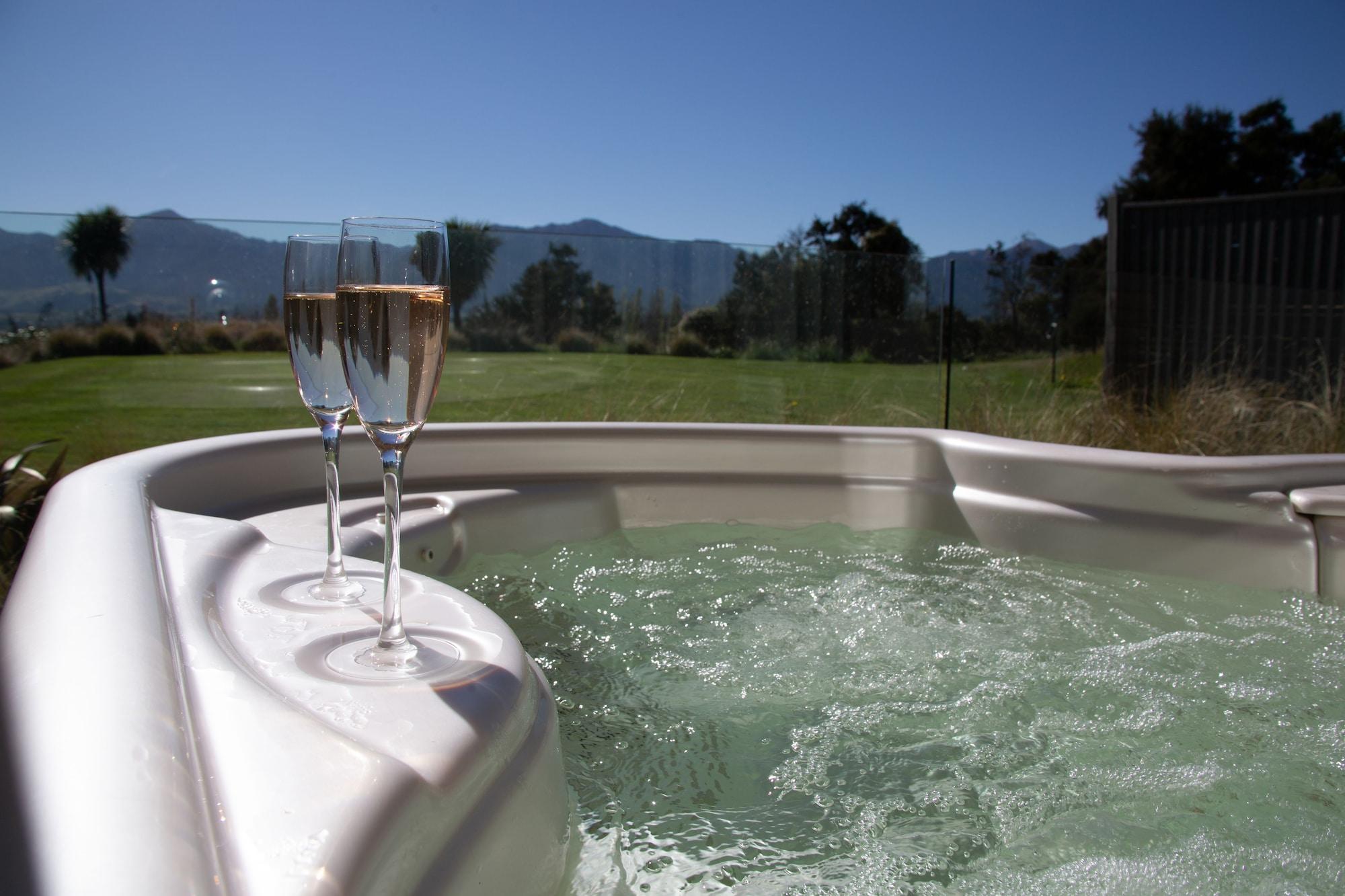ซีเลคบรามาร์ลอดจ์แอนด์สปา Hotel แฮนเมอร์สปริงส์ ภายนอก รูปภาพ A hot tub