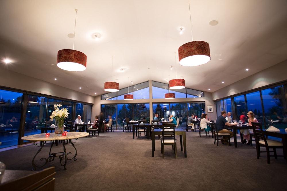 ซีเลคบรามาร์ลอดจ์แอนด์สปา Hotel แฮนเมอร์สปริงส์ ภายนอก รูปภาพ The restaurant at the Hunter Valley Resort
